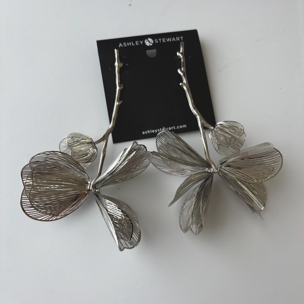 NWT Ashley Stewart Silver Tone Filigree Flower Statement Dangle Drop Earrings